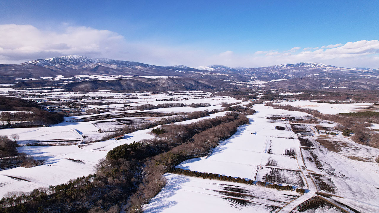 (1)-14 嬬恋から望む万座・白根山-